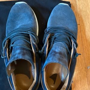 Esseutesse Navy fringe suede Sneaker. Size 38